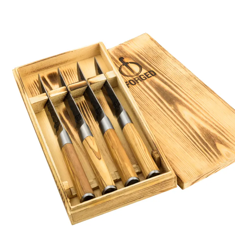 Sada 4 steakových nožů FORGED Olive v dárkovém balení